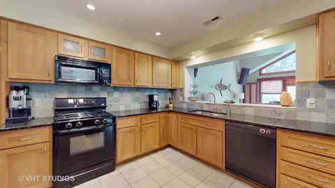 8351 Meadowbrook Dr, Burr Ridge, IL 60527 photo 12