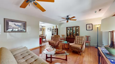 8351 Meadowbrook Dr, Burr Ridge, IL 60527 photo 13