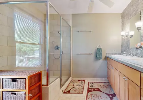 8351 Meadowbrook Dr, Burr Ridge, IL 60527 photo 23