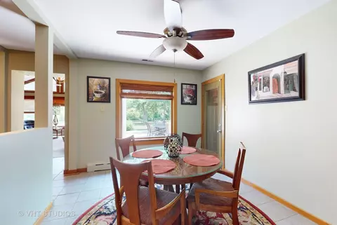 8351 Meadowbrook Dr, Burr Ridge, IL 60527 photo 8
