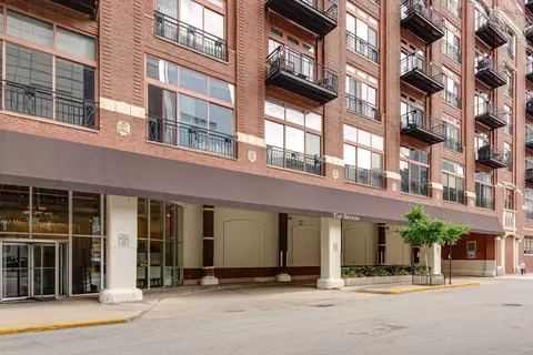 360 W Illinois St #417, Chicago, IL 60654