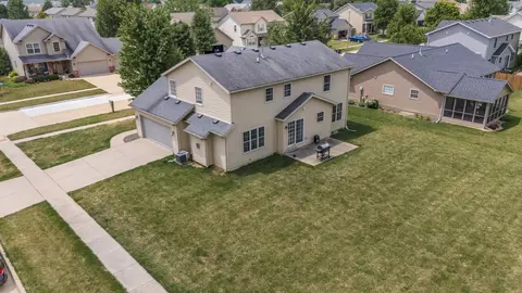 904 Dresser Dr, Normal, IL 61761 photo 2