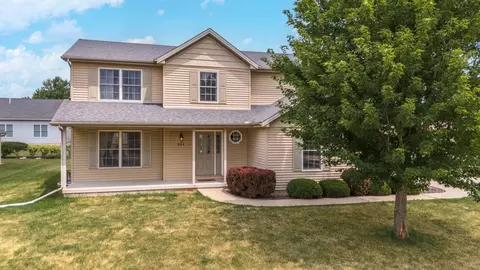 904 Dresser Dr, Normal, IL 61761