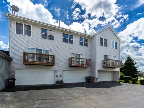 1368 Fox Hound Trl, Beecher, IL 60401 photo 5