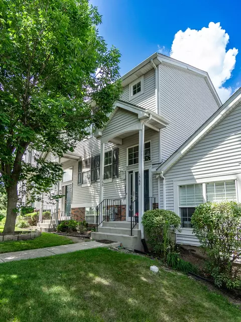 1368 Fox Hound Trl, Beecher, IL 60401