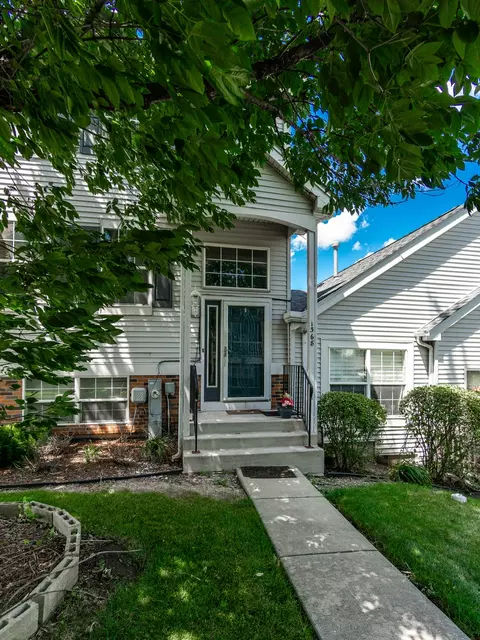 1368 Fox Hound Trl, Beecher, IL 60401 photo 2
