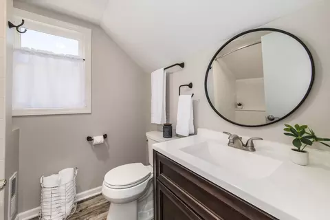 Bath - 3644 Ruby St, Franklin Park, IL 60131 photo 3 of 4