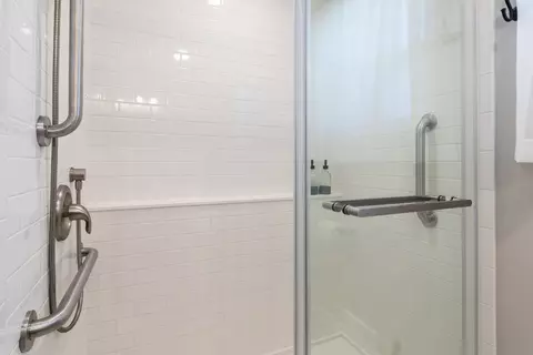 Bath - 3644 Ruby St, Franklin Park, IL 60131 photo 2 of 4