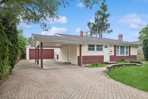3 Alameda Dr, Carpentersville, IL 60110