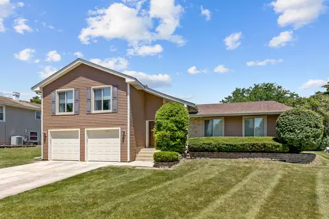 331 Douglas Dr, Bloomingdale, IL 60108