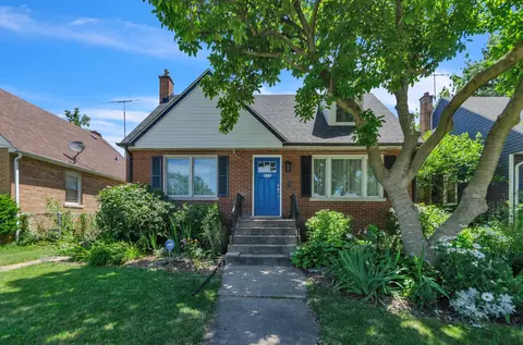 17607 Community St, Lansing, IL 60438