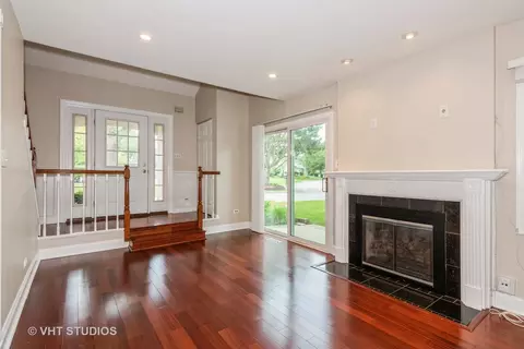 501 Crossing Ct, Rolling Meadows, IL 60008 photo 3