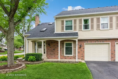 501 Crossing Ct, Rolling Meadows, IL 60008