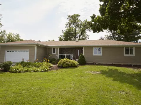 4 S558 Florence Rd, Big Rock, IL 60511