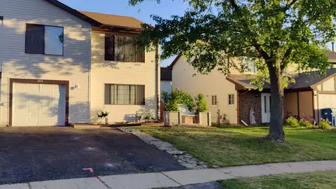 1833 Nautilus Ln, Hanover Park, IL 60133