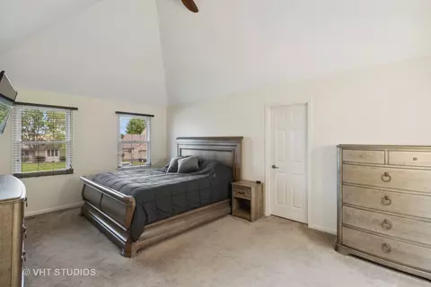 Bedroom - 3561 Lakeview Dr, Algonquin, IL 60102 photo 4 of 4