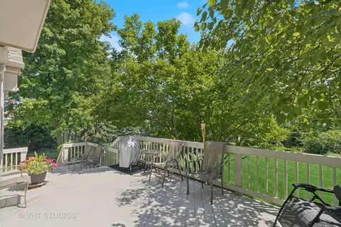 Exterior - 3561 Lakeview Dr, Algonquin, IL 60102 photo 3 of 3