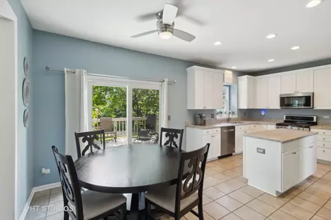 Kitchen - 3561 Lakeview Dr, Algonquin, IL 60102 photo 1 of 1