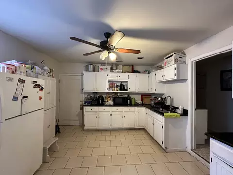 Kitchen - 315 Douglas Ave, Elgin, IL 60120 photo 3 of 4