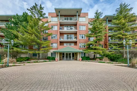 3940 W Bryn Mawr Ave #405, Chicago, IL 60659