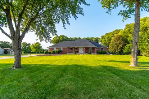 1450 Airport Rd, Morris, IL 60450