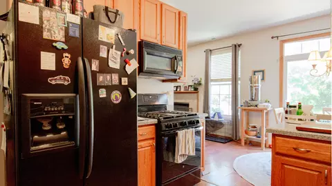 Kitchen - 1435 Millbrook Dr, Algonquin, IL 60102 photo 1 of 3