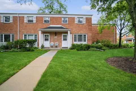 2154 Rugen Rd #C, Glenview, IL 60026