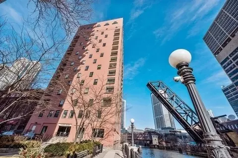 345 N Canal St #508, Chicago, IL 60606