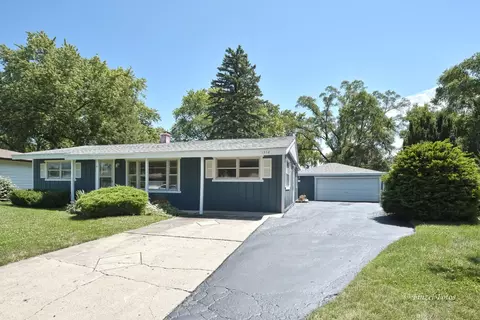 1518 Lakeland Ave, Mchenry, IL 60050