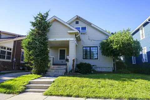 932 Liberty St, Aurora, IL 60505