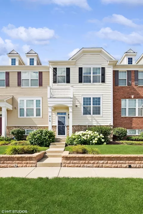 916 E Wing St, Arlington Heights, IL 60004