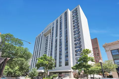 1221 N Dearborn St #P11S, Chicago, IL 60610