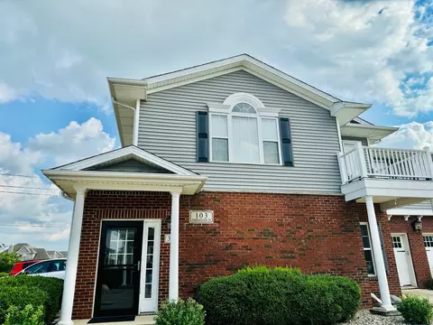 103 N Yorkminster Ln #3, Savoy, IL 61874
