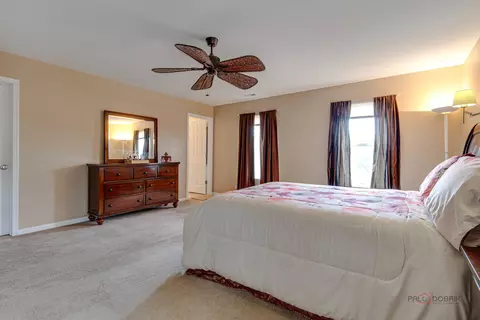 Bedroom - 737 Thornbury Rd, Bartlett, IL 60103 photo 2 of 7