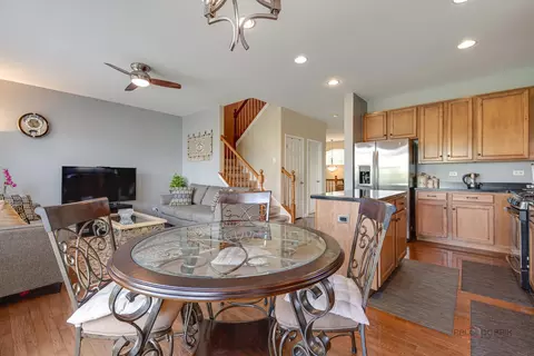 Dining - 737 Thornbury Rd, Bartlett, IL 60103 photo 1 of 1