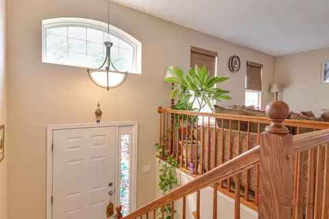 Entry Way - 737 Thornbury Rd, Bartlett, IL 60103 photo 2 of 2
