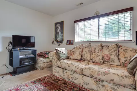 Living - 737 Thornbury Rd, Bartlett, IL 60103 photo 7 of 7