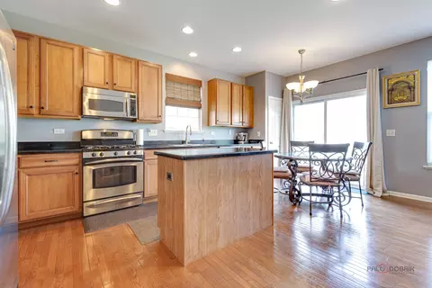 Kitchen - 737 Thornbury Rd, Bartlett, IL 60103 photo 1 of 4