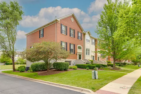 Exterior - 737 Thornbury Rd, Bartlett, IL 60103 photo 2 of 4