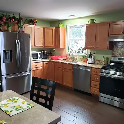 Kitchen - 374 Beach St, Aurora, IL 60505 photo 1 of 2