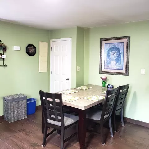 Dining - 374 Beach St, Aurora, IL 60505 photo 1 of 1