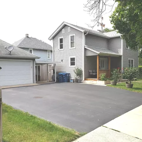 374 Beach St, Aurora, IL 60505