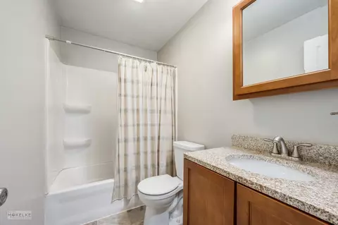 Bath - 1270 Post Rd, Aurora, IL 60506 photo 1 of 1