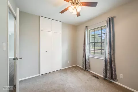 Bedroom - 1270 Post Rd, Aurora, IL 60506 photo 3 of 4