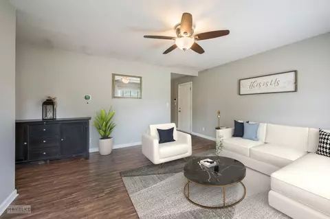 Living - 1270 Post Rd, Aurora, IL 60506 photo 1 of 3