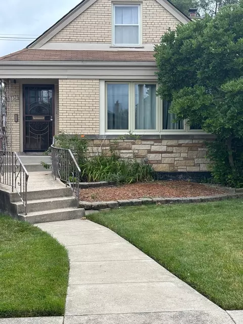 9737 S Claremont Ave, Chicago, IL 60643