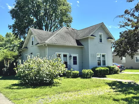 407 E Sherman St, Saint Joseph, IL 61873