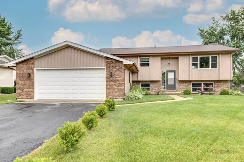 22 S Monica Dr, Lake Villa, IL 60046