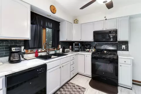 705 Eastview Dr, Mclean, IL 61754 photo 8