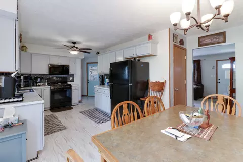 705 Eastview Dr, Mclean, IL 61754 photo 9